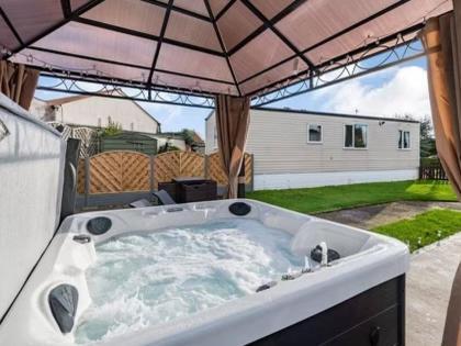 Villa Hot Tub. Countryside. Coast. 5* Patrington Haven Leisure Park, East Yorkshire Exterior foto